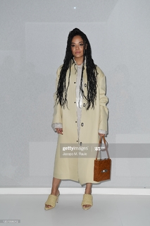 Tessa Thompson feet photo thumbnail
