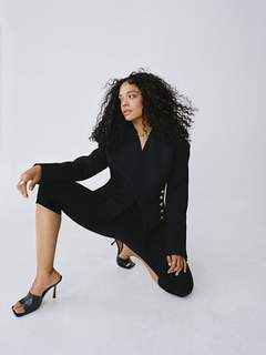 Tessa Thompson feet photo thumbnail