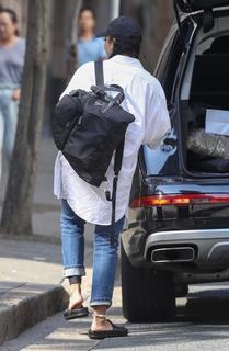 Tessa Thompson feet photo thumbnail