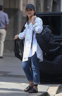 Tessa Thompson feet photo thumbnail