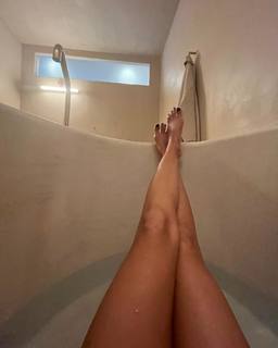Tessa Thompson feet photo thumbnail