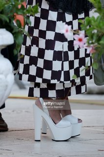 Tessa Thompson feet photo thumbnail