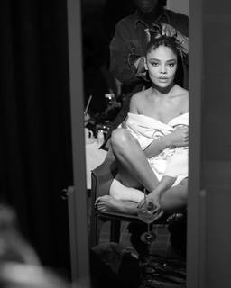Tessa Thompson feet photo thumbnail