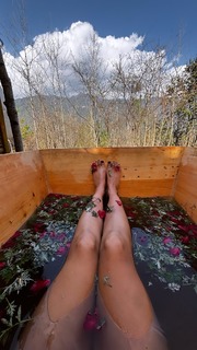 Tessa Thompson feet photo thumbnail