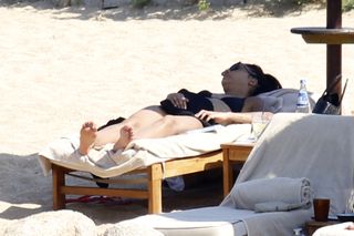 Tessa Thompson feet photo 6