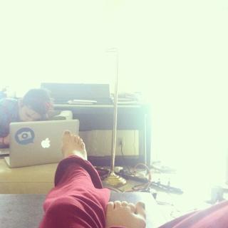 Tessa Violet feet photo 9