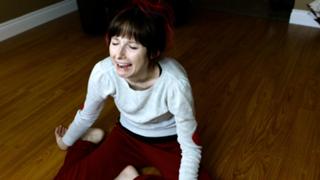 Tessa Violet feet photo 11