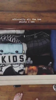Tessa Violet feet photo 11