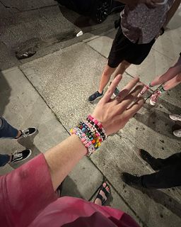 Tessa Violet feet photo 5