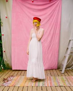 Tessa Violet feet photo 2