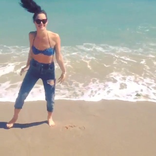 Tessa Virtue feet photo 3
