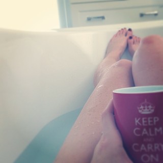 Tessa Virtue feet photo 17