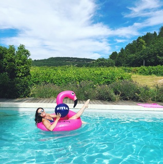 Tessa Virtue feet photo 7