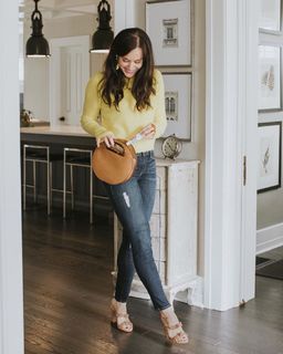 Tessa Virtue feet photo 20
