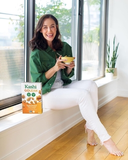 Tessa Virtue feet photo 8