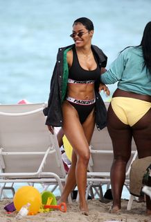 Teyana Taylor feet photo thumbnail