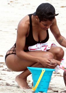 Teyana Taylor feet photo thumbnail