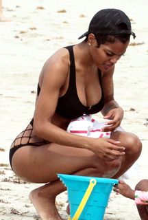 Teyana Taylor feet photo thumbnail