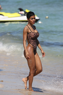 Teyana Taylor feet photo thumbnail