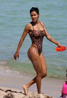 Teyana Taylor feet photo thumbnail