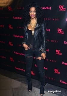 Teyana Taylor feet photo thumbnail