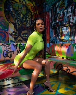 Teyana Taylor feet photo thumbnail