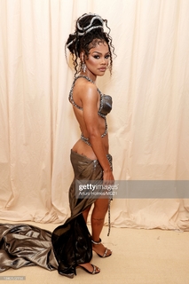 Teyana Taylor feet photo thumbnail