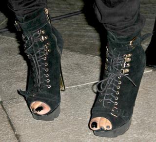 Teyana Taylor feet photo thumbnail
