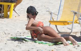 Thaila Ayala feet photo thumbnail