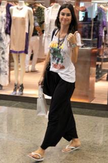 Thaila Ayala feet photo thumbnail