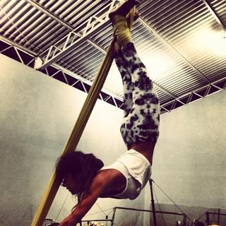 Thaila Ayala feet photo thumbnail