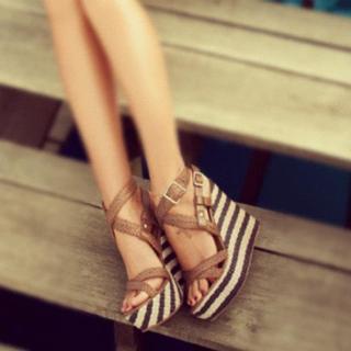 Thaila Ayala feet photo thumbnail