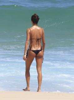 Thaila Ayala feet photo thumbnail