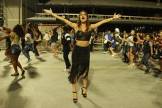 Thaila Ayala feet photo thumbnail