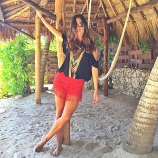 Thaila Ayala feet photo thumbnail