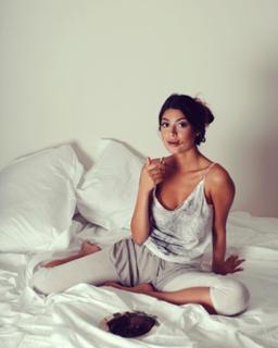 Thaila Ayala feet photo thumbnail