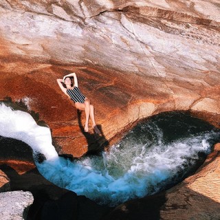 Thaila Ayala feet photo thumbnail