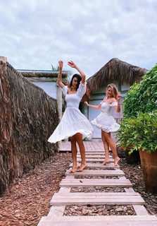 Thaila Ayala feet photo thumbnail