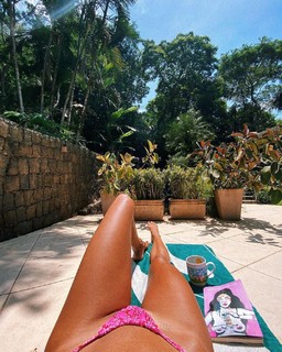 Thaila Ayala feet photo thumbnail