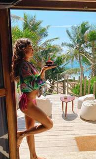 Thaila Ayala feet photo thumbnail