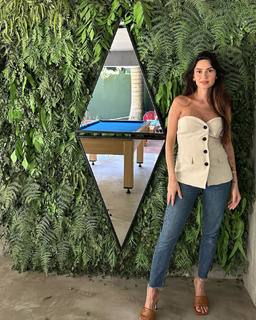 Thaila Ayala feet photo thumbnail