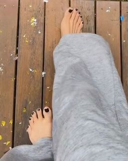 Thaila Ayala feet photo thumbnail