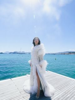 Thaila Ayala feet photo 5
