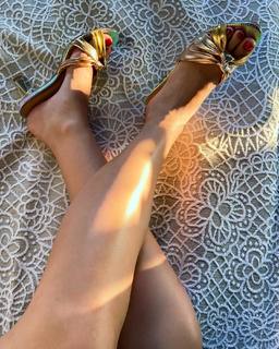 Thais Melchior feet photo 9