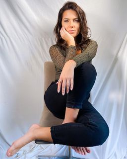 Thais Melchior feet photo 4