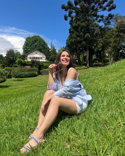 Thais Melchior feet photo 6