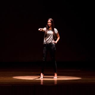 Thalita Meneghim feet photo 7
