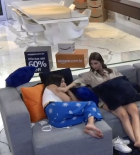 Thalita Meneghim feet photo 17