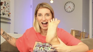 Thalita Meneghim feet photo 13