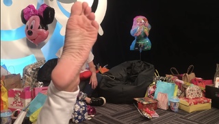 Thalita Meneghim feet photo 9